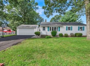 60 Field Rd, Cromwell, CT 06416