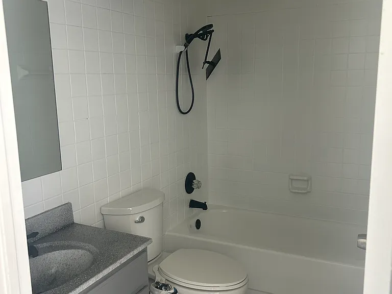 7262 Montgomery Dr — Photo 10