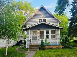 530 E 11th St, Gibbon, MN 55335
