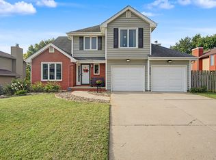 9928 Tanglewood Dr, Urbandale, IA 50322