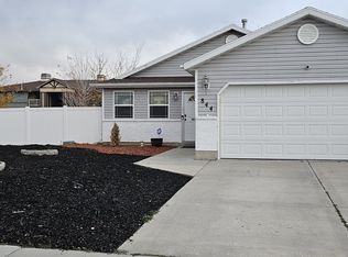 844 S Newmark Dr, Tooele, UT 84074