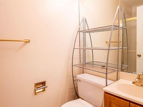 2nd image of 4317 Lindell Blvd APT I