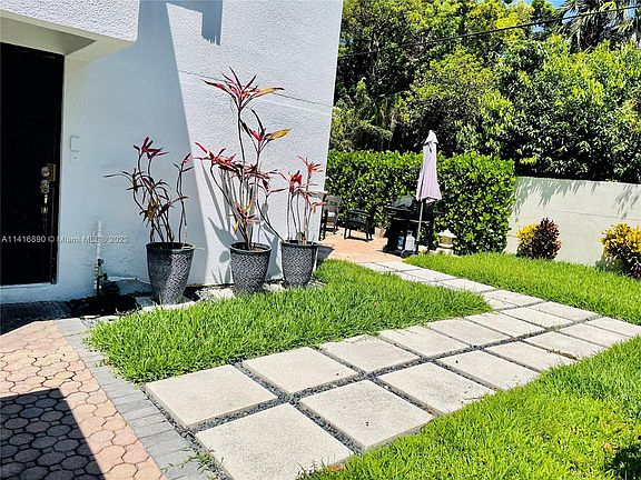 5th image of 2180 Brickell Ave #A