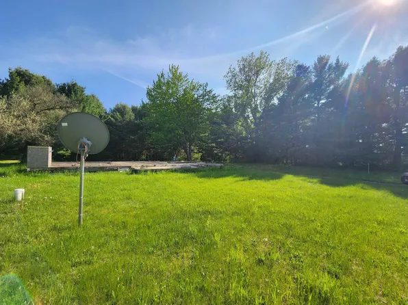 2530 Larch Rd, Harrison, MI 48625