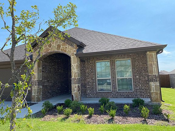 4th image of 200 Garden Grove Dr