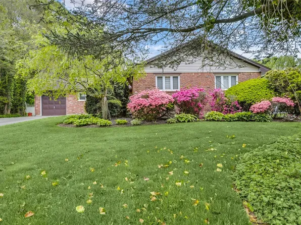 29 Cross Bow Lane, Commack, NY 11725