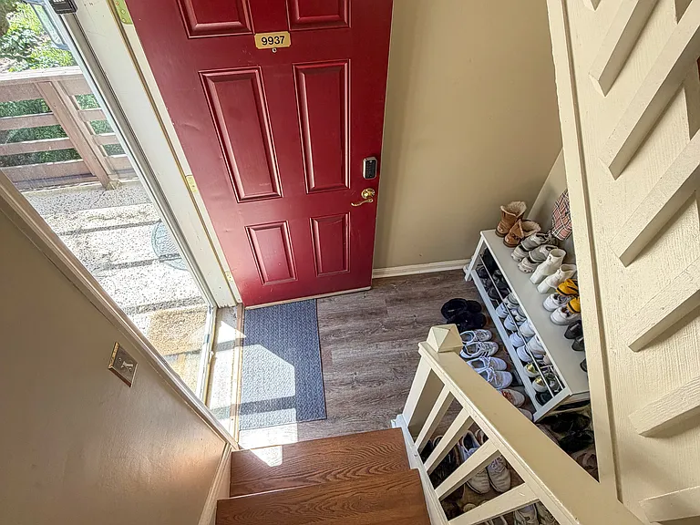 9937 Oakton Terrace Rd — Photo 2