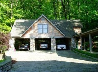 5701 Chestnut Hills Dr, Kingsport, TN 37664