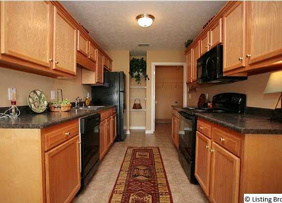 3rd image of 5038 Woodridge Lake Blvd