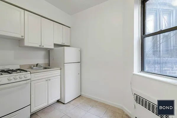 Rented by Bond New York | media 17