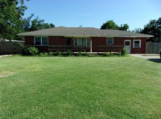 611 W 17th St, Prague, OK 74864