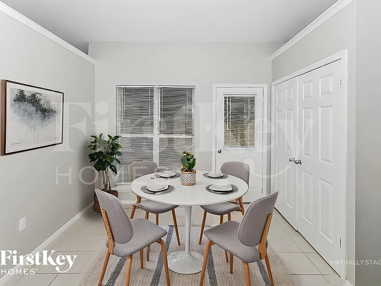 6495 Westbury Ave — Photo 7