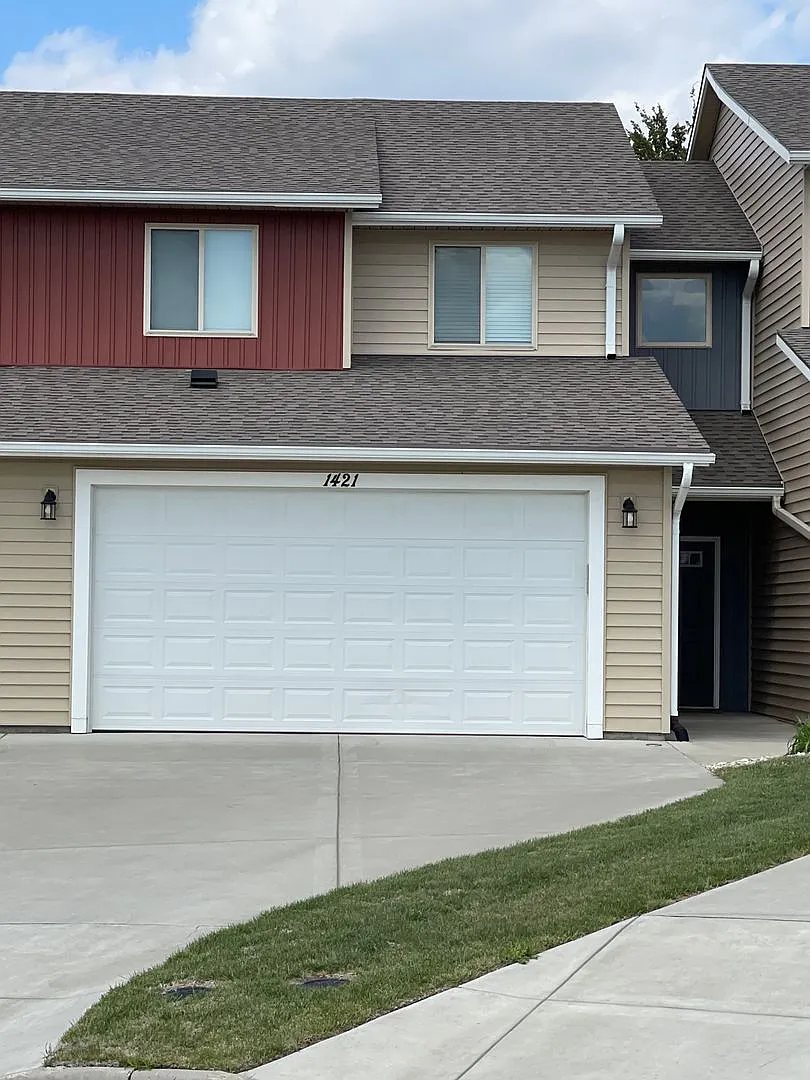 1421 Paddington Cir, Manhattan KS — Photo 2
