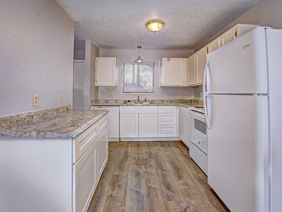 4th image of 908 White Ave #3