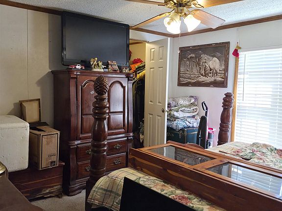 3rd image of 1395 Elm Rd