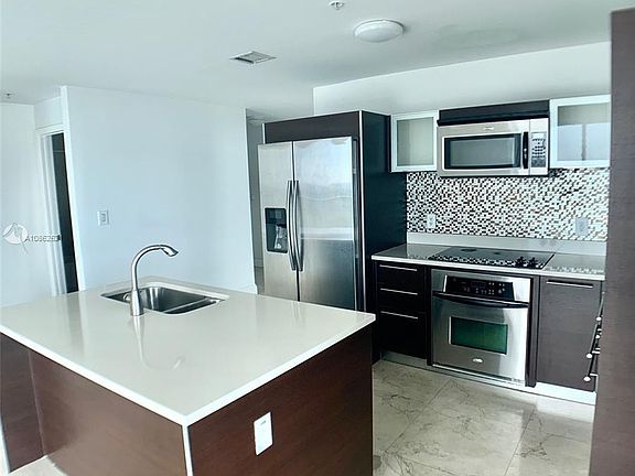 2nd image of 419 NE 19th St #1611