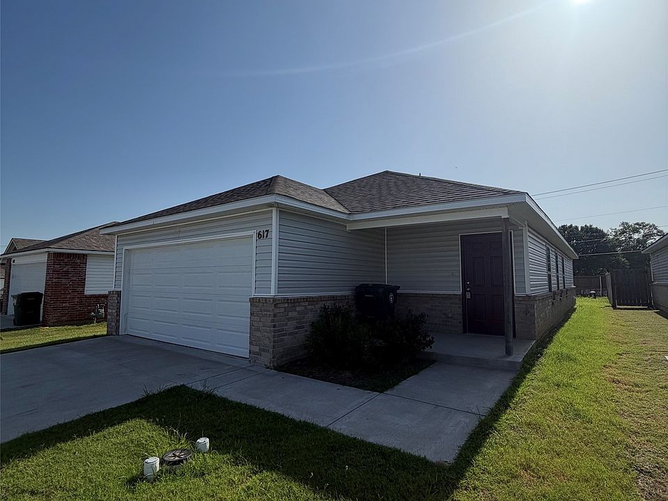 1st image of 617 Georgia Pl