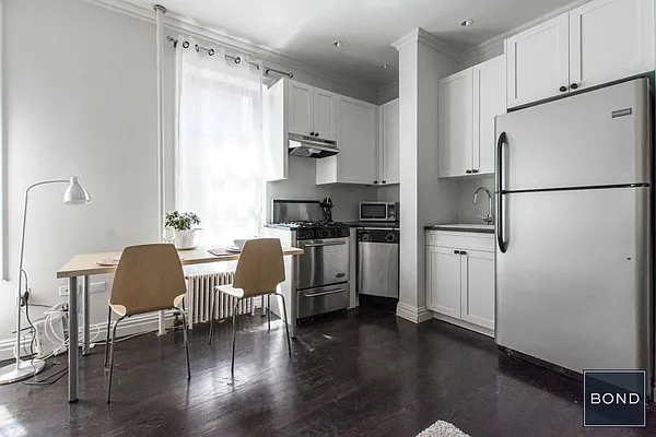 Rented by Bond New York | media 22