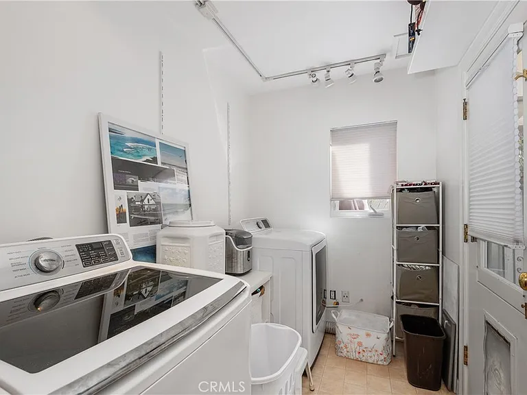 401 Arenoso Ln #A — Photo 8