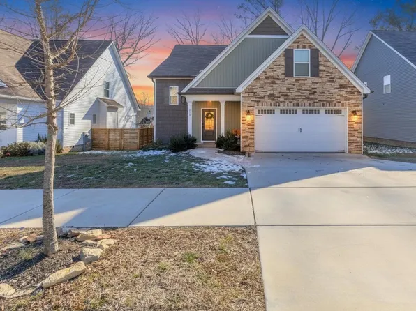 1814 Oakvale Dr, Chattanooga, TN 37421