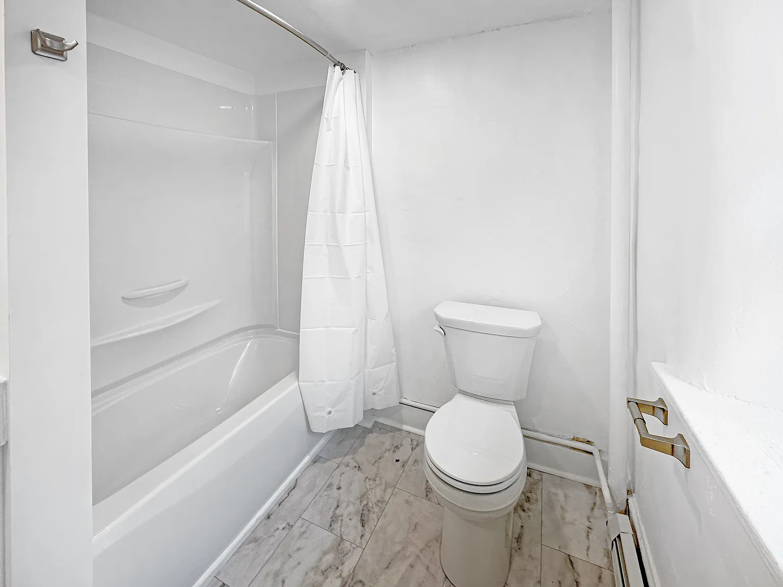 3 bed, 1163 sqft, $2,095 — Photo 2