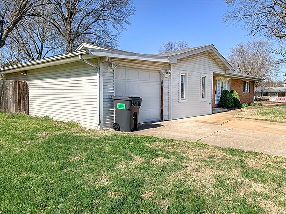 3rd image of 317 Joseph Dr