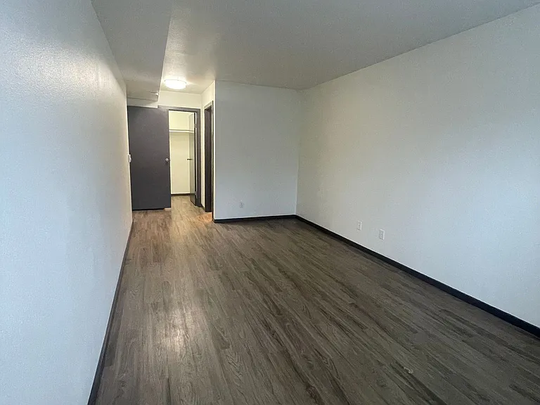 6040 Cali - Spacious 1 & 2 Units | Washer/Dryer | Private Balcony | Lots on Natural Light — Photo 16