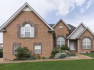 135 Chipwood Dr, Hendersonville, TN 37075