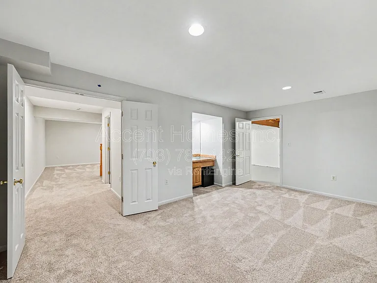 8942 Kenilworth Dr — Photo 22