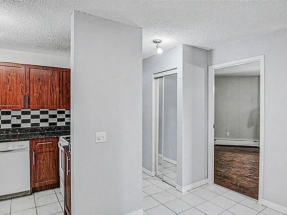 5th image of 1900 25a St SW Unit 204