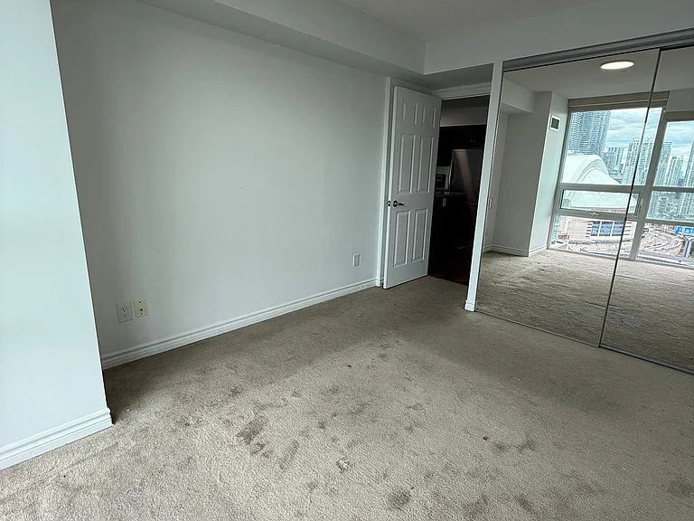19 Grand Trunk Cres #2915 — Photo 15