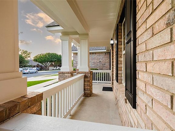 5th image of 124 Justin Leonard Dr