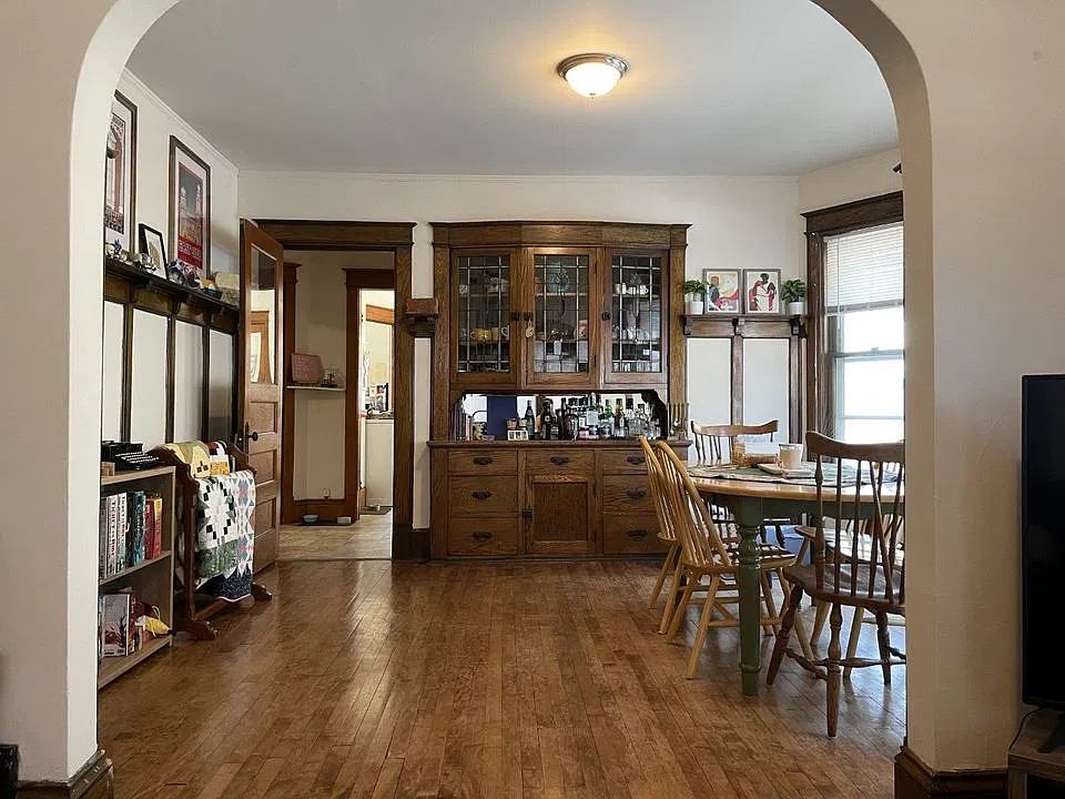 3 bed, 1800 sqft, $1,800 — Photo 3