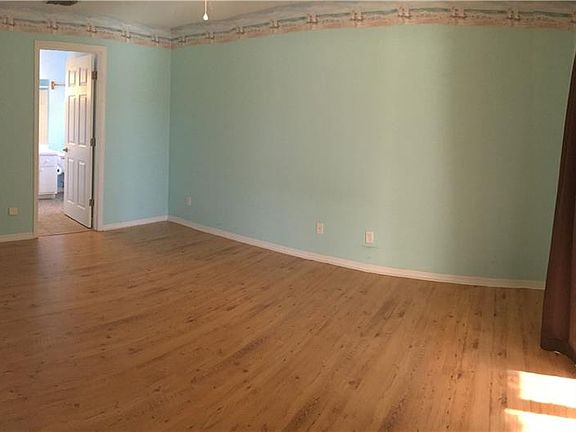 3rd image of 2514 NE 20th Pl