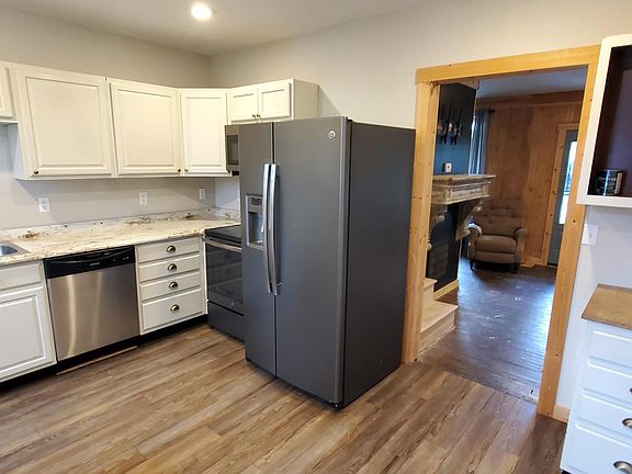 2nd image of 206 1st St
