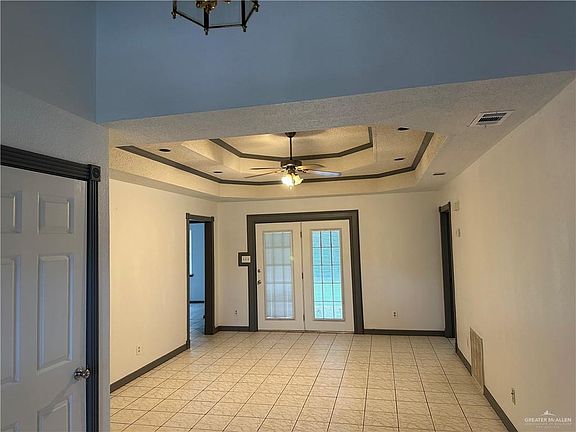 3rd image of 4705 NE Savannah Dr
