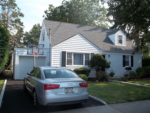 2nd image of 377 Pine Pl