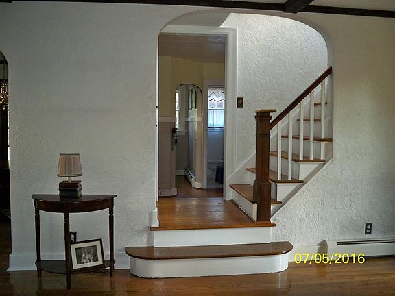 5th image of 1906 E Madison St