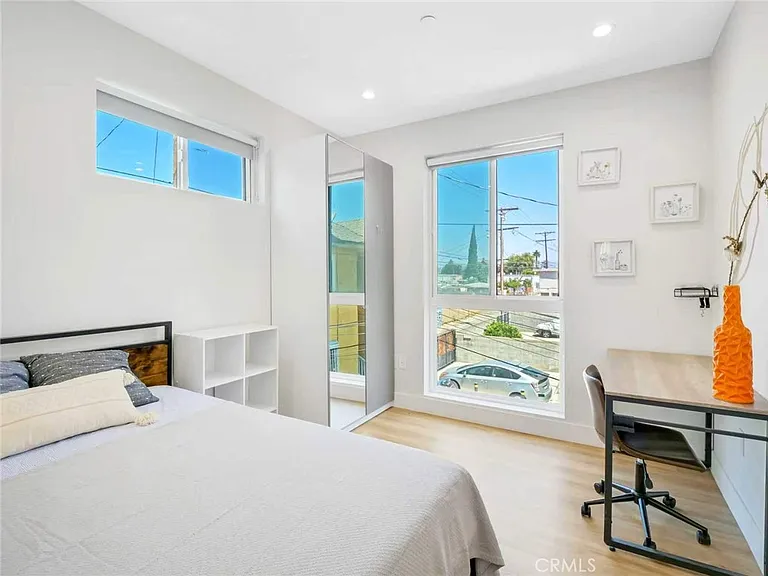3105 S Normandie Ave — Photo 15