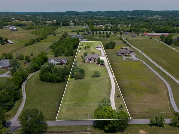 1196 Liberty Ln, Gallatin, TN 37066