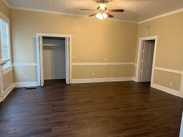 327 E Romana St #B — Photo 2