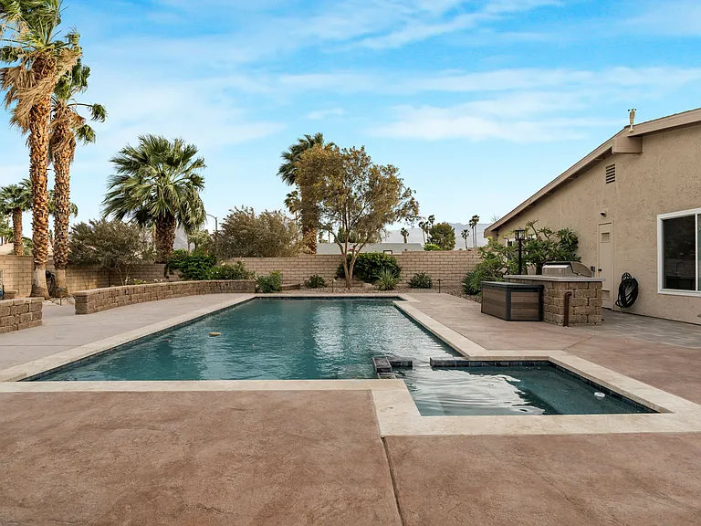 43260 Silktree Ln — Photo 36