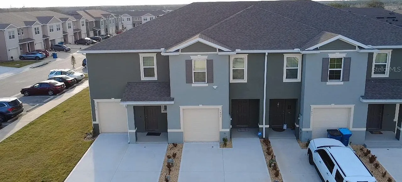 3 bed, 1463 sqft, $2,100 — Photo 1