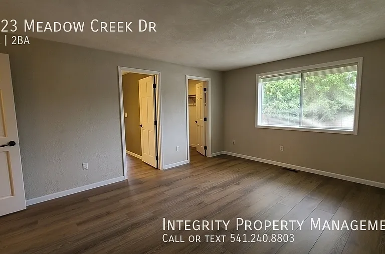 2423 Meadow Creek Dr — Photo 17