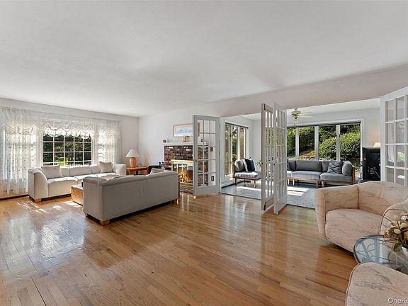 4th image of 12 Lyons Road