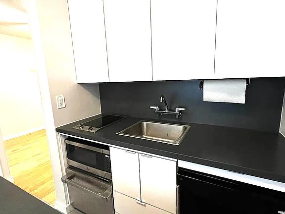 3rd image of 304 W 104th St #Penthouse
