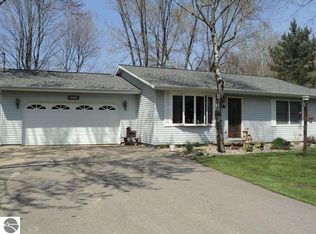 5680 W Salt River Rd, Shepherd, MI 48883