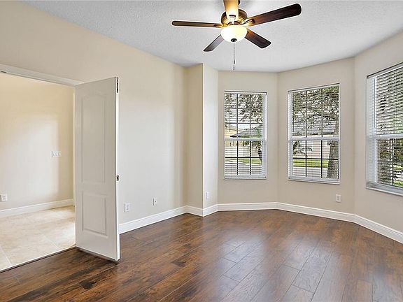 3rd image of 102 Hadley Dr