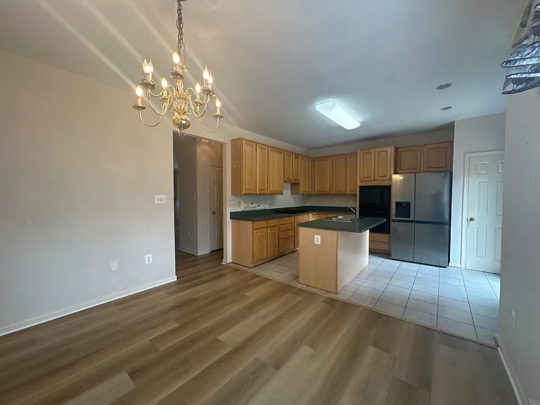 8359 Regal Oak Ct — Photo 14