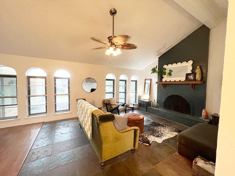1st image of 104 Scenic Dr